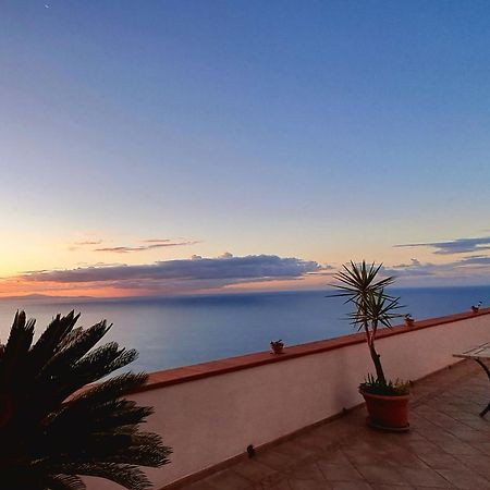 "Casalena" Villa A Furore Amalfi Coast Con Grande Terrazzo E Vista Sul Mare 外观 照片