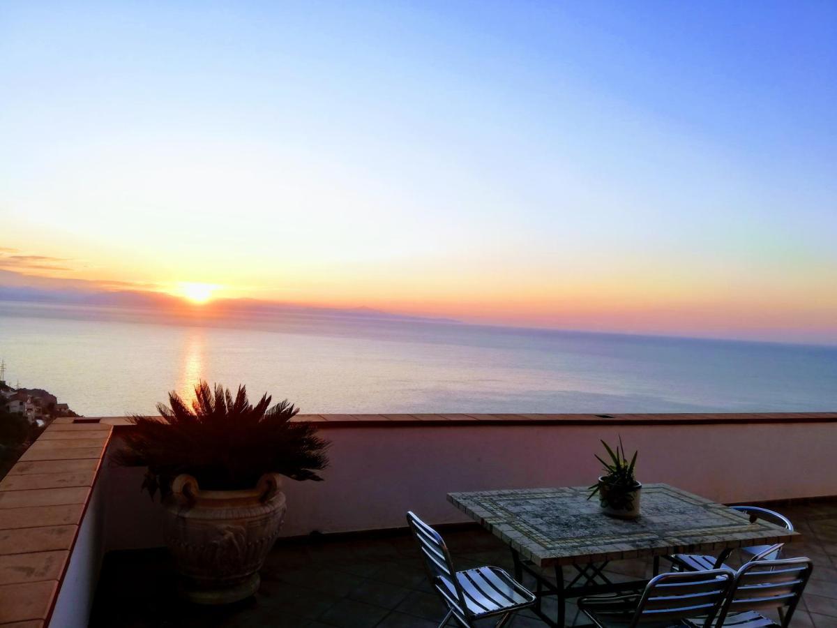 "Casalena" Villa A Furore Amalfi Coast Con Grande Terrazzo E Vista Sul Mare 外观 照片